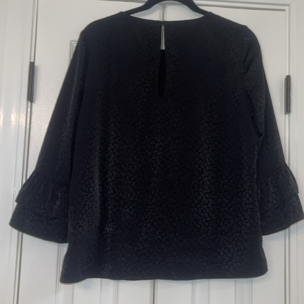 LILLY PULITZER Onyx Christie Bell Sleeve Top Sz. M - Picture 6 of 8
